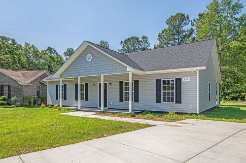 259 Railroad Ave, Ridgeville, SC 29472-6303