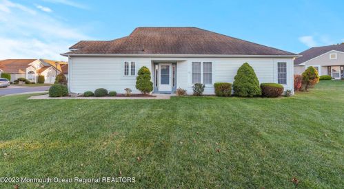 2 Dexter Ln, Jackson Twp, NJ 08527-3963
