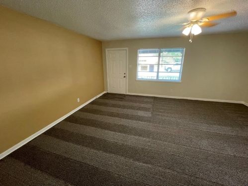 3800 Knox St, Fort Worth TX  76119-4819 exterior