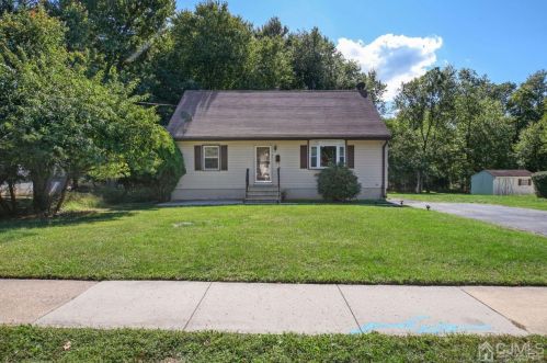 47 Theresa St, Trenton, NJ 08618-1528