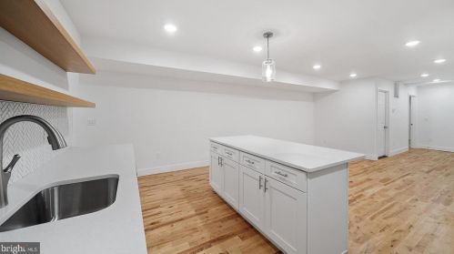 512 4 St, Philadelphia PA 19133-3105 exterior