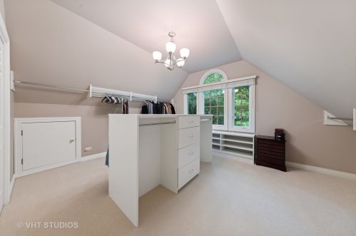 9301 Falling Waters Dr, Willowbrook IL  60527-0718 exterior