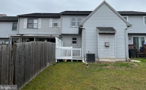 833 Marjory Ter, Lancaster PA  17603-5866 exterior