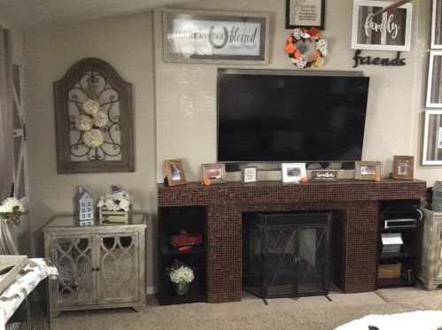 1439 Salmon River Rd, Riverside, CA 92501-1521