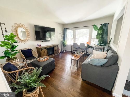 733 Stinchcomb Rd, Severna Park MD  21146-4223 exterior