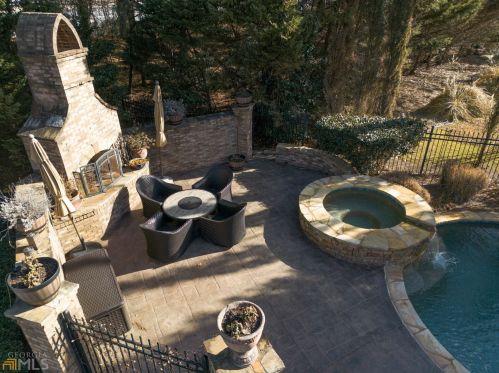 4027 St Georges Ct, Duluth GA  30096-1413 exterior