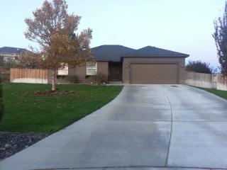3913 Cabrillo Ct, Pasco, WA 99301-2174
