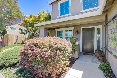 9230 Crosscourt Way, Elk Grove, CA 95624-3919