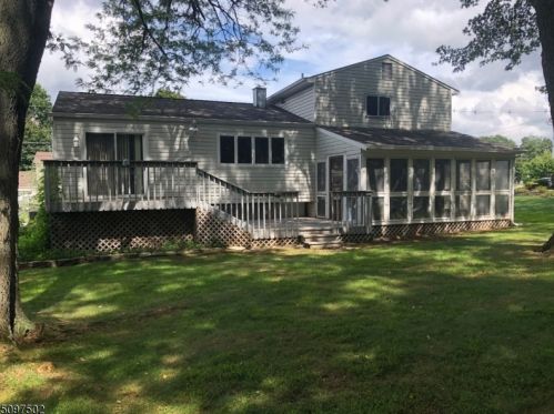 185 College View Dr, Hackettstown, NJ 07840-1021