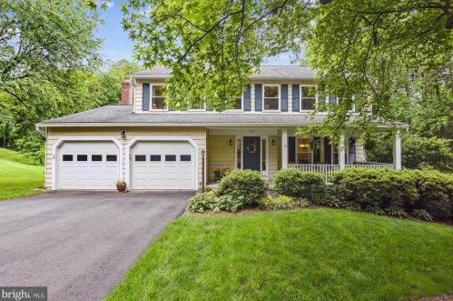 11631 Quail Ridge Ct, Herndon, VA 20194-1113