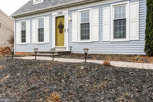 1546 Dunmore Dr, Lancaster PA  17602-1246 exterior