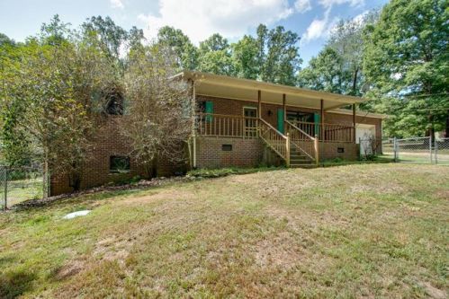 1049 Twin Pine Rd, Dickson, TN 37055-5125
