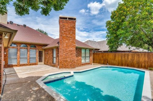 2104 Alto Ave, Carrollton TX 75007-2231 exterior