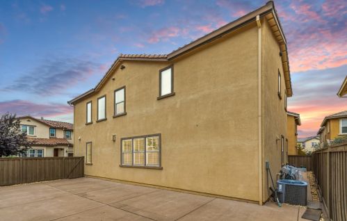 885 Blossom Rock Ln, Folsom, CA 95630-7847