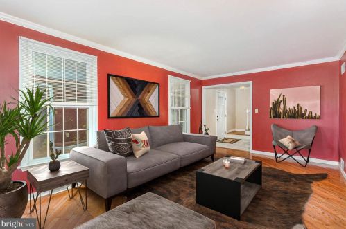 102 Suncrest Rd, Lancaster PA  17601-4834 exterior