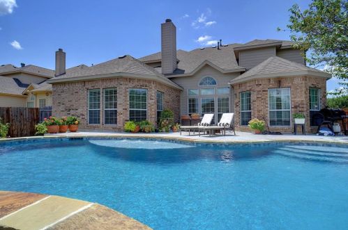 5028 Marineway Dr, Fort Worth, TX 76135-1808