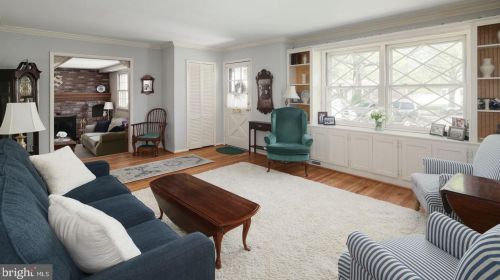 6 Olney Cir, Haddonfield NJ  08033-2210 exterior