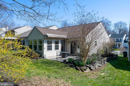 30 Mill Pond Dr, Lancaster PA  17603-7411 exterior