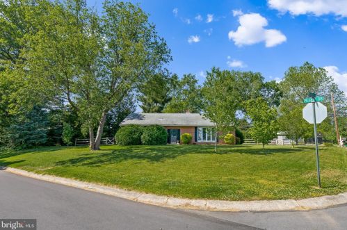 1903 Friends Ln, Lancaster, PA 17603-6410