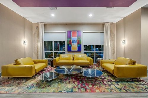 1900 Barton Springs Rd, Austin TX  78704-1559 exterior