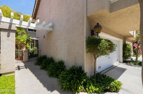 620 Geranium Ln, Simi Valley, CA 93065-7678