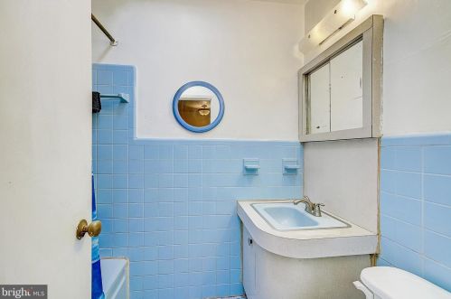 6004 10th St, Philadelphia PA 19141-3703 exterior