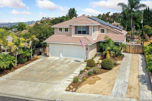 5040 Palmera Dr, Oceanside, CA 92056-2108