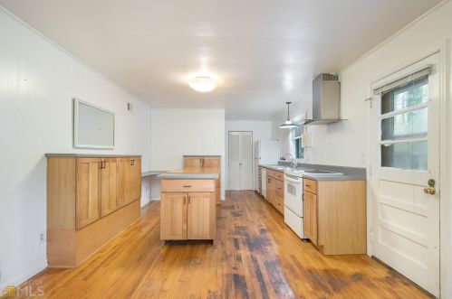 5115 Derrick Rd, Atlanta GA  30349-1614 exterior