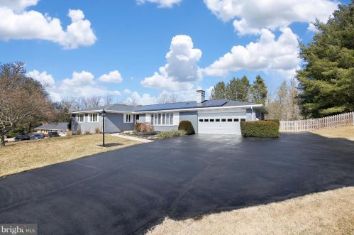 10814 Hunting Ln, Columbia, MD 21044-4208