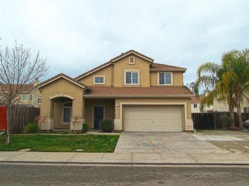 2109 Rampart St, Modesto, CA 95355-8723