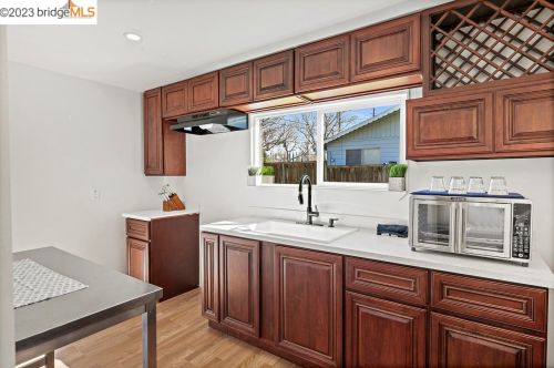 1005 Oak Grove Rd, Concord CA  94518-3004 exterior