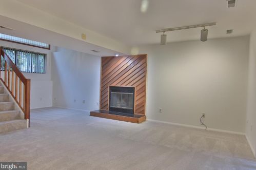 284 Michener Ct, Severna Park, MD 21146-2051