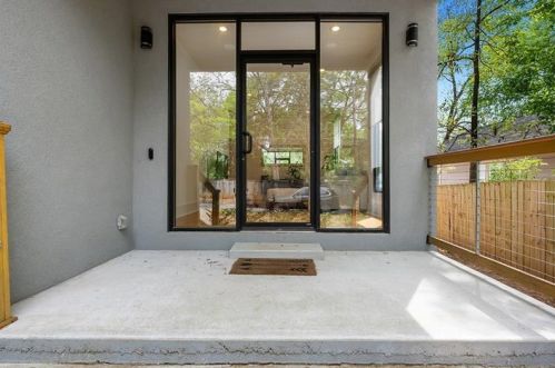 1889 Bixby St, Atlanta GA  30317-2247 exterior