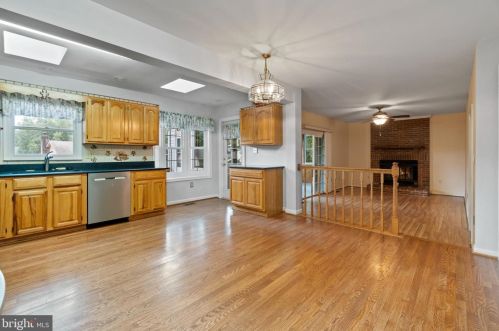 9707 Rossetti Ct, Springfield VA  22015-4144 exterior