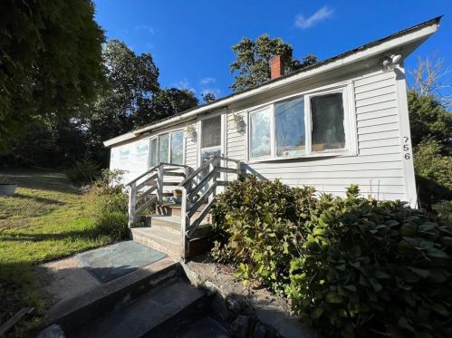 756 Alton Carolina Rd, Charlestown, RI 02813-3501