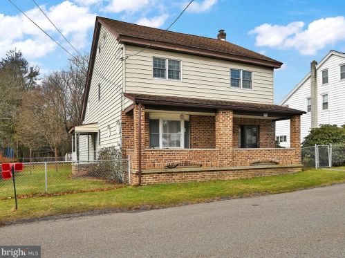 20 Willow Ln, Primrose, PA 17901-8316