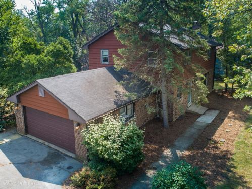 8055 Clarendon Hills Rd, Willowbrook, IL 60527-2431
