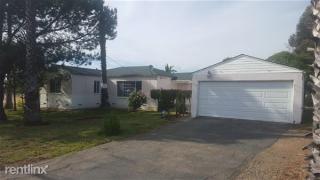 2423 Warmlands Ave, Vista CA  92084-2723 exterior