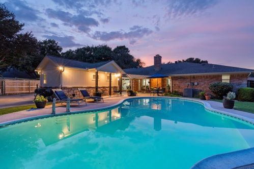 4317 Barcelona Dr, Fort Worth, TX 76133-5464