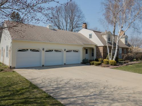 1502 Pheasant Run Rd, Alden, IL 60033-1851