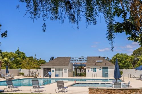 20 Spicewood Way, Irvine CA  92612-2721 exterior