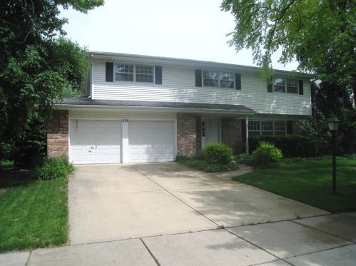 202 Devon Ln, Naperville, IL 60540-5842