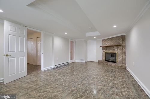 2860 Southwick Dr, Lancaster PA  17601-3549 exterior