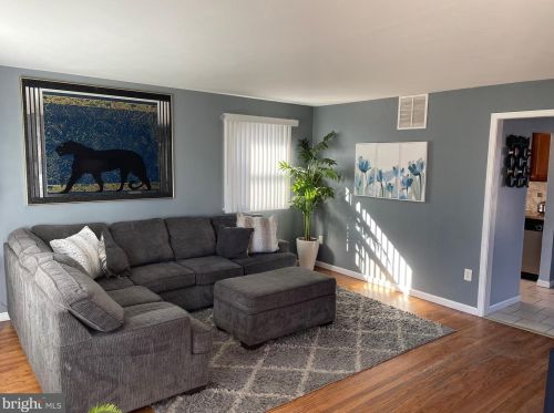 8339 Stockton Ave, Camden, NJ 08109-3730