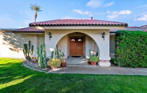 49237 Eisenhower Dr, Indio, CA 92201-7519