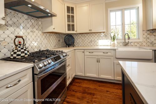 57 Louis Cir, Tinton Falls NJ  07701-6220 exterior