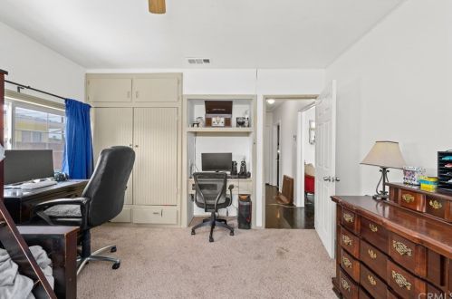 526 Buttonwood St, Anaheim CA  92805-2225 exterior