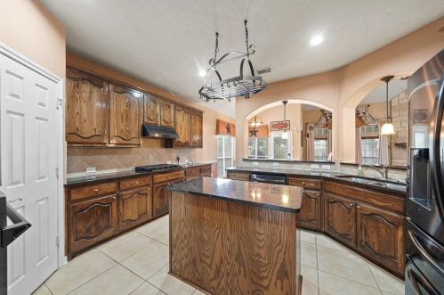 25619 Canyon Crossing Dr, Richmond TX  77406-5289 exterior
