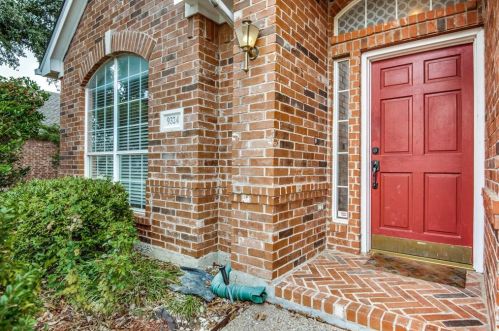 9324 Ponderosa Trl, Irving TX  75063-5049 exterior