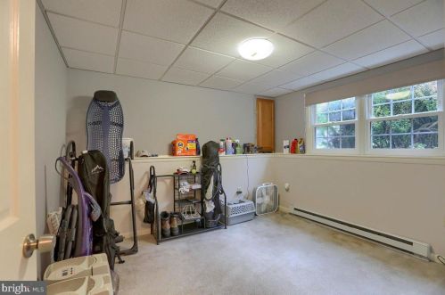 2410 Creek View Dr, Lancaster PA  17602-1450 exterior